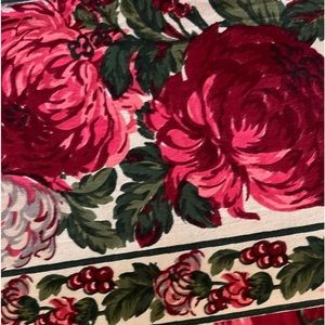 April Cornell ~ RARE and D/C pattern ‘AVA’ ~ NWT ~ Table Runner & 4 Placemats